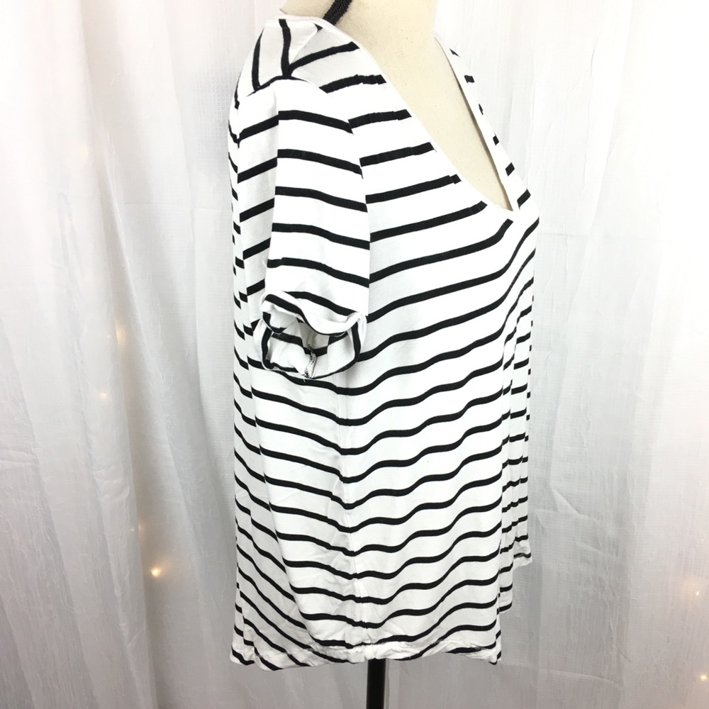 American Eagle Outfitters Soft & Sexy Tee EUC Sz M
